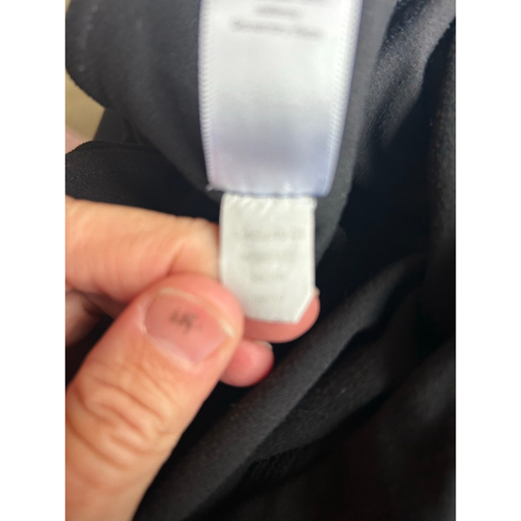 Women's Athleta Salutation Stash Pocket Capri M Black - Picture 6 of 10